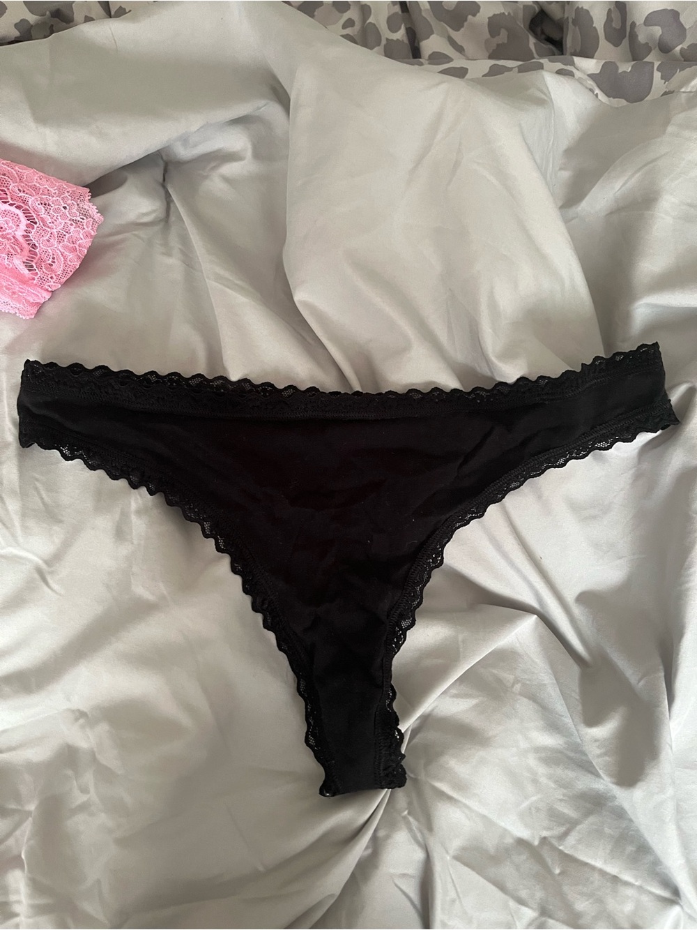 Victoria’s Secret Black Thong Size Large
